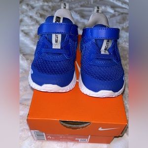 Nike Revolution
